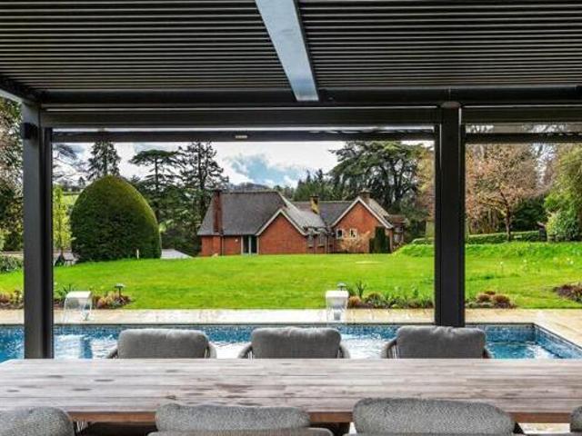 House for sale in Pachesham Park, Surrey