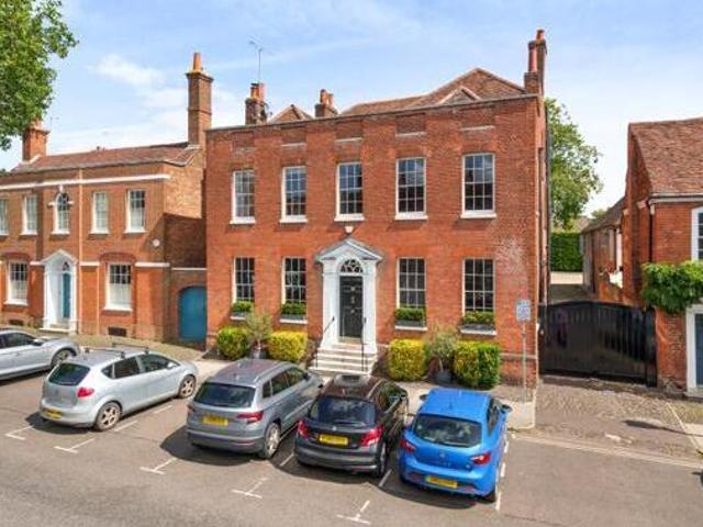 House for sale in Farnham, Waverley