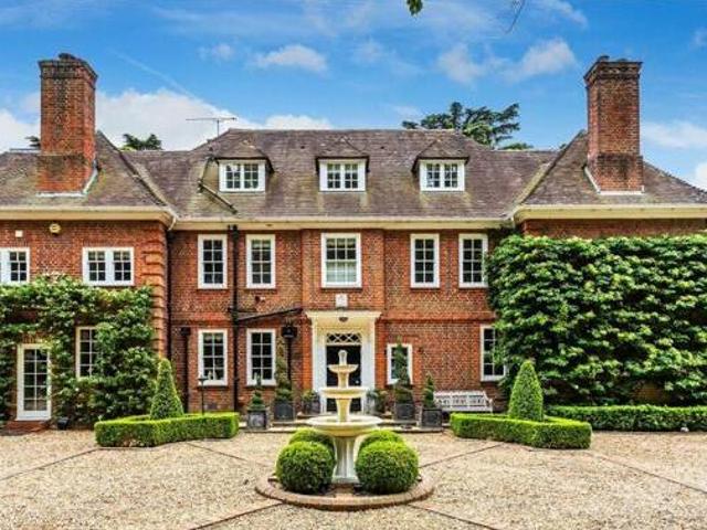 House for sale in Fole, Surrey