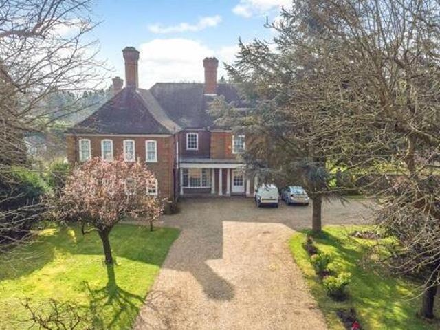 House for sale in Denham, Gerrards Cross and Chalfonts Community Board, Tatling End