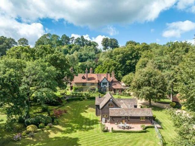 House for sale in Fole, Surrey