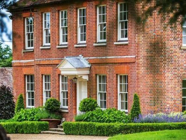 House for sale in Fole, Surrey