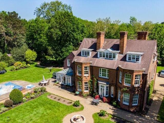 House for sale in Greater London
