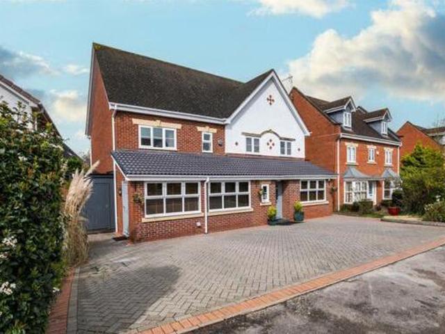 House for sale in Green Close, Warwickshire