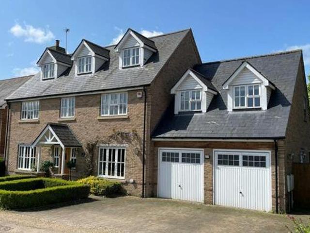 House for sale in Henlow, Bedfordshire