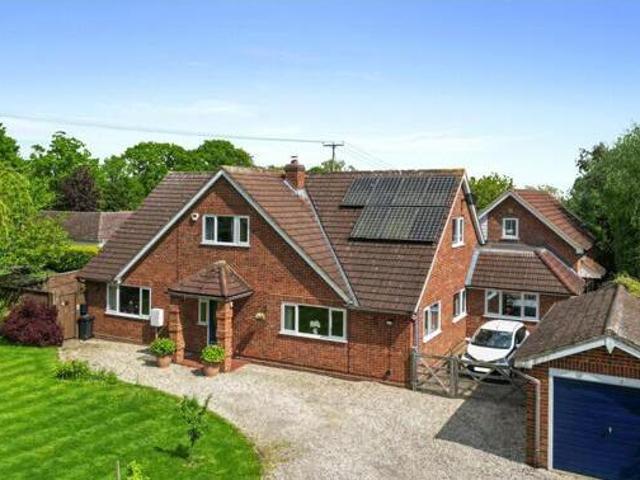 House for sale in Navestock Side, Essex