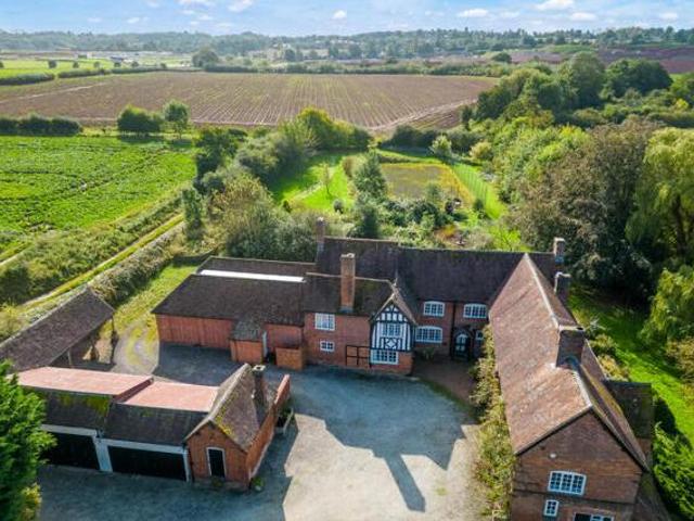 House for sale in Green Close, Warwickshire