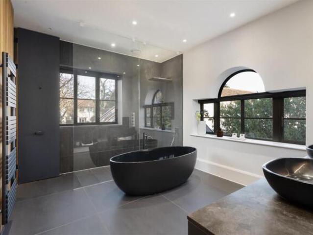 Farm for sale in Kingsdown Park, The Bridge