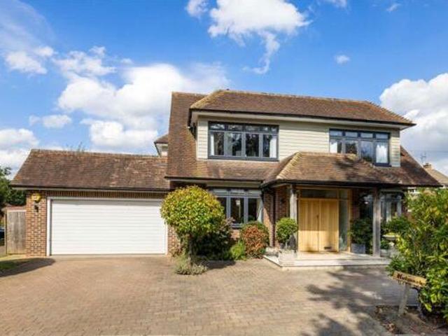 House for sale in Pachesham Park, Surrey