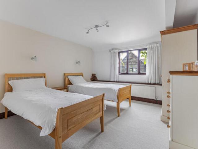 Farm for sale in Four Elms, The Butts