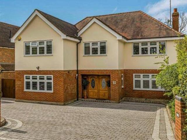 House for sale in Potters Bar, Hertfordshire