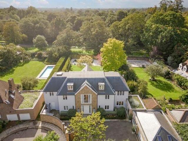 House for sale in Deepcut, Surrey