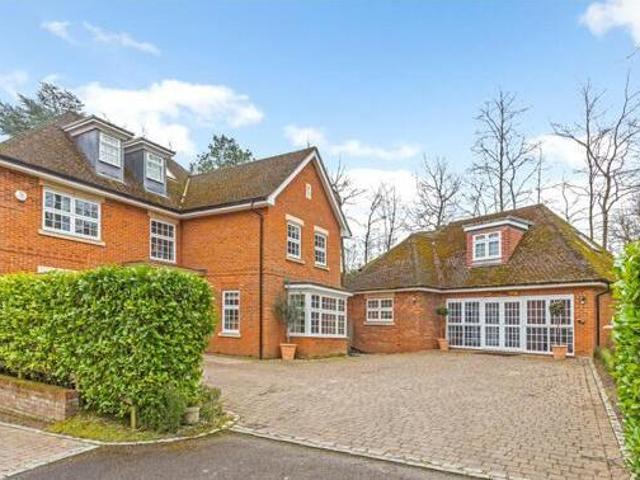 House for sale in Batchworth, Hertfordshire