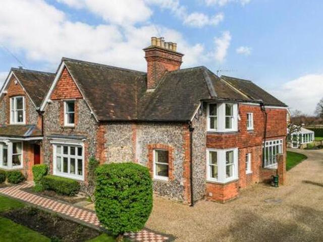House for sale in Batchworth, Hertfordshire