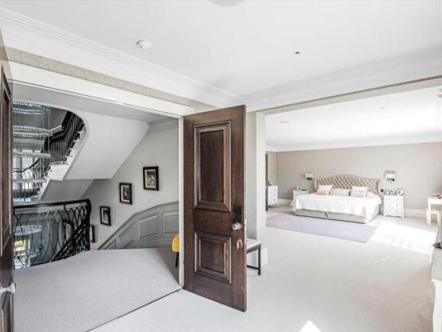 Property for sale in Cat Hill