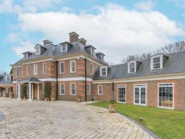 House for sale in Heol-las, Surrey