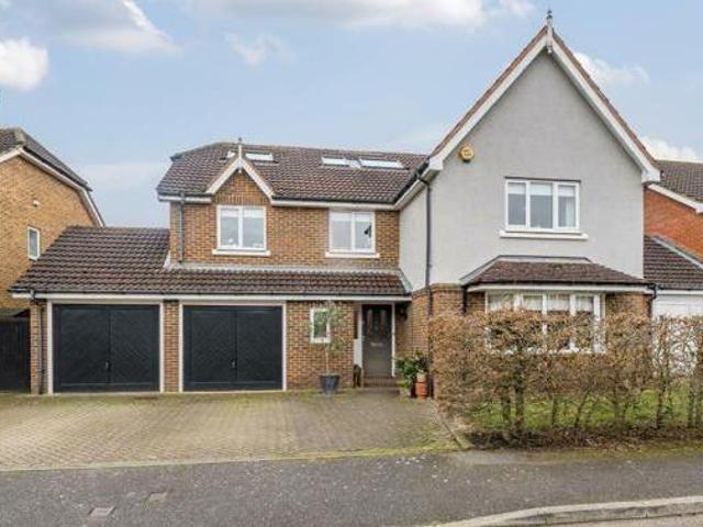 House for sale in Knaphill, Woking