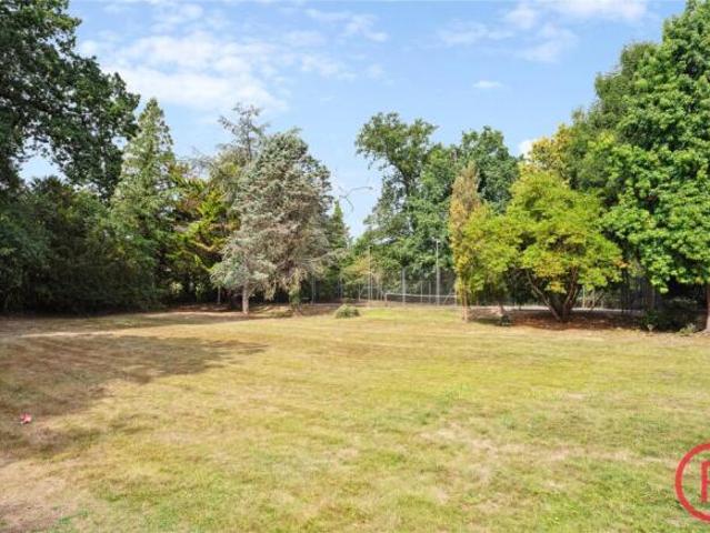 Farm for sale in Pinner, Greater London
