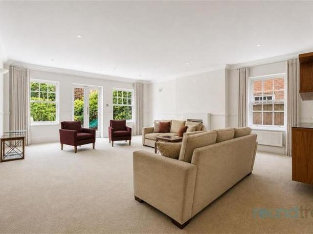 House for rent in Hendon, Greater London