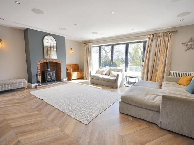 House for rent in Oultoncross, Stafford