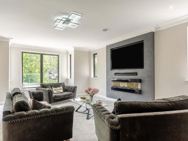 House for rent in Gerrards Cross, Tatling End