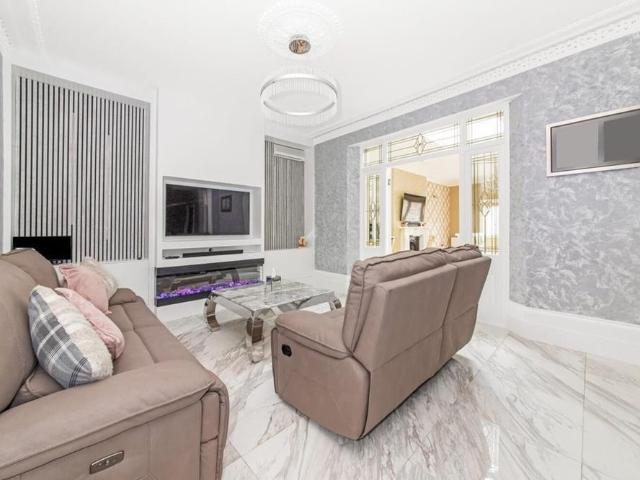 House for rent in London Borough of Lewisham, Bell Green