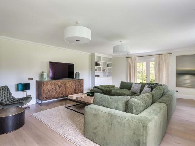 House for rent in Littlecote, West Sussex