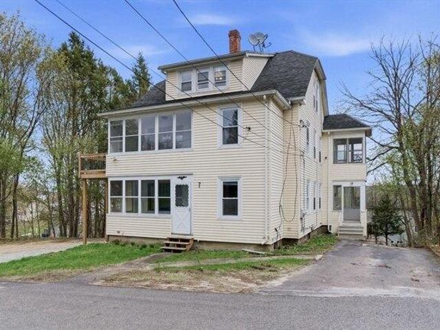 House for sale in Dudley, Massachusetts