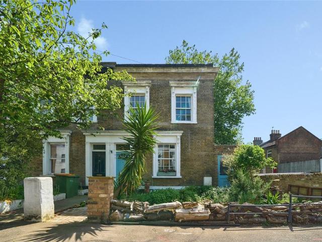 House for sale in Maryland, Greater London