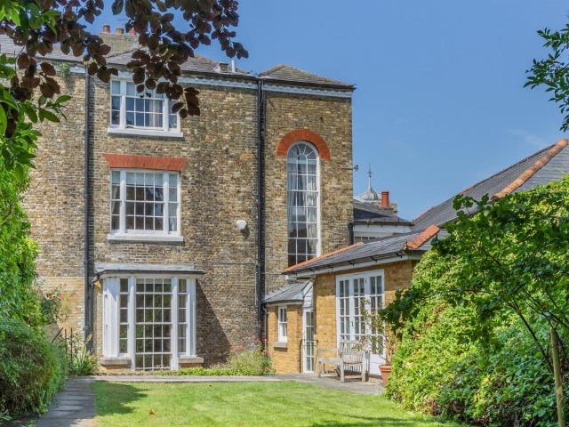 House for sale in Sandwich, Ash
