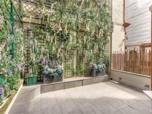 Cottage for sale in Mayfair, Greater London