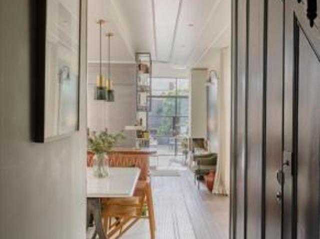 Property for sale in Cat Hill