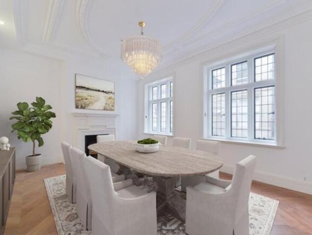 Cottage for sale in Belgravia, Greater London