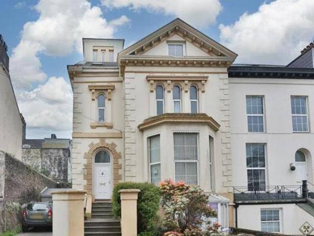House for sale in Follaton, Strode