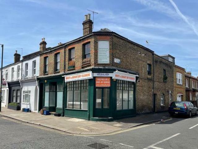 House for sale in Deepcut, Surrey