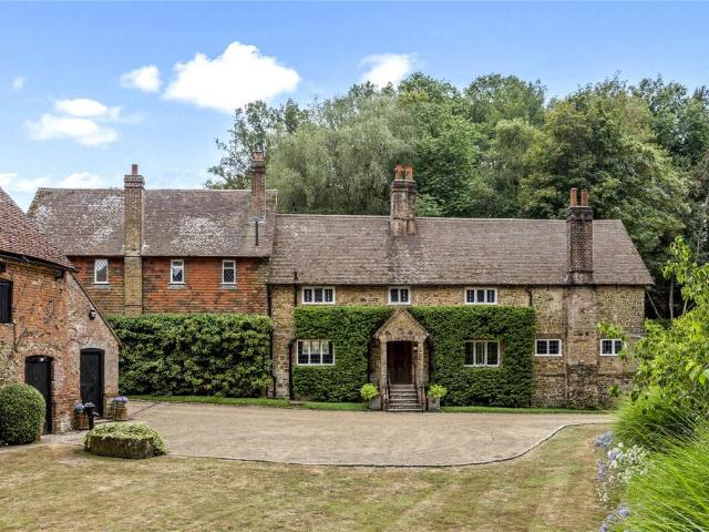House for rent in Pachesham Park, Surrey