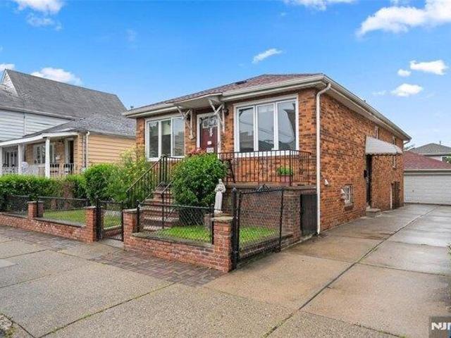 House for sale in Fairview, New Jersey