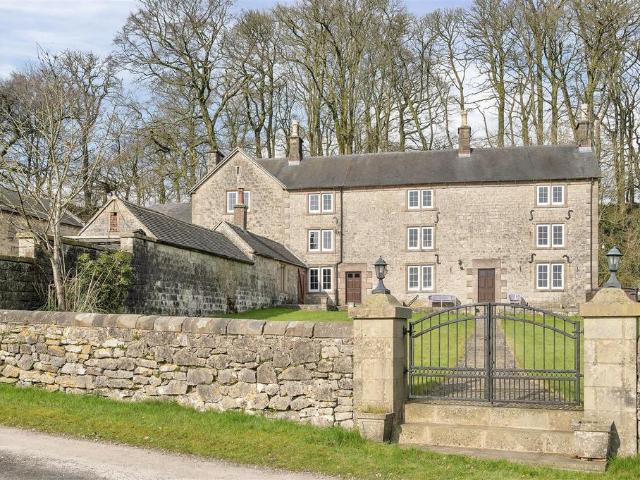 House for sale in Froggatt, East Midlands