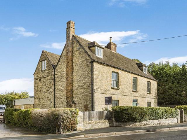 House for sale in Evershot, Oxfordshire
