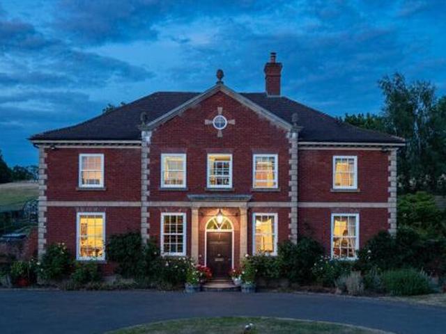House for sale in Green Close, Warwickshire