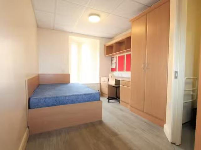 House for rent in Green Close, Warwickshire