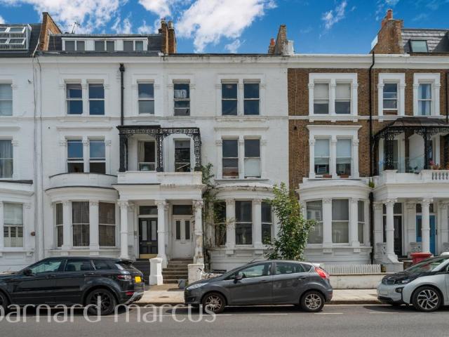 Flat for sale in Brook Green, Greater London