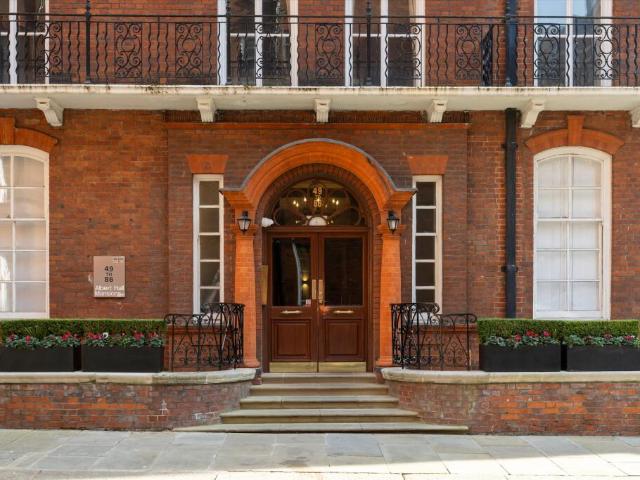 Flat for sale in Cat Hill