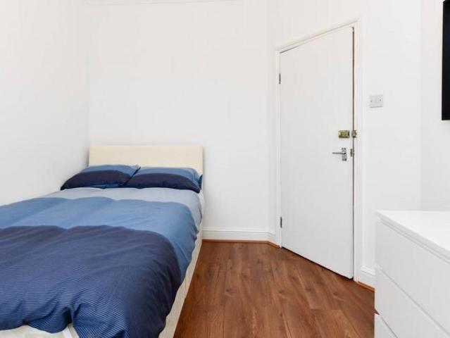 Room for rent in Plaistow, Greater London