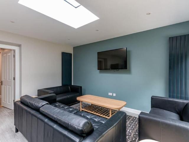 Room for rent in Blackford, Scotland