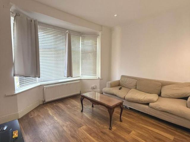 Flat for rent in West Drayton, Greater London