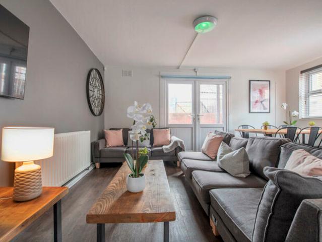 Apartment for rent in Old Lenton, Haddon