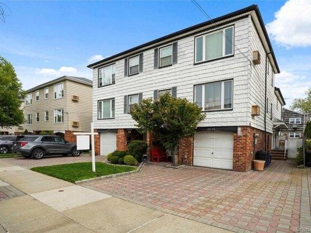 House for sale in Queens, Arverne