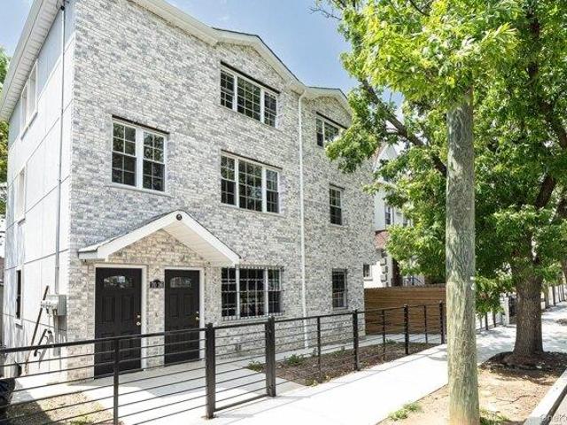 House for sale in Queens, Arverne
