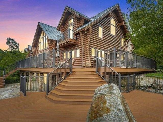 House for sale in Hinesburg, Vermont